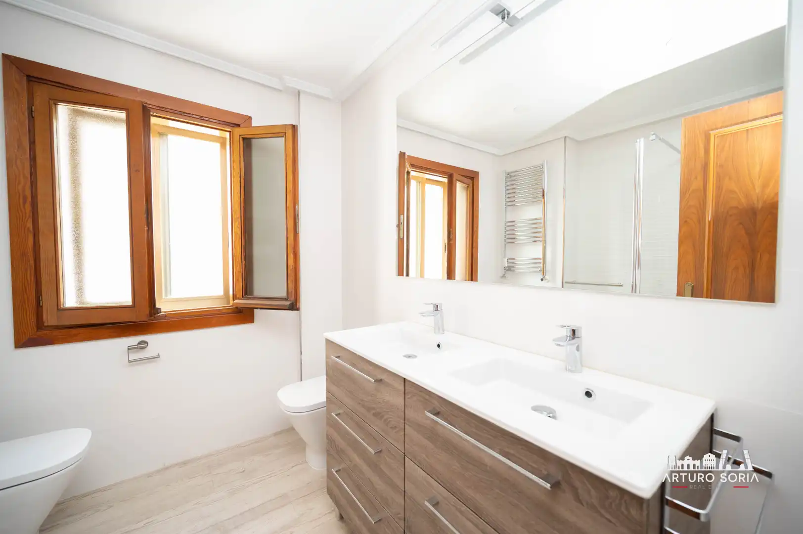 Baño de Piso de alquiler en Madrid con Aire acondicionado y Piscina comunitaria