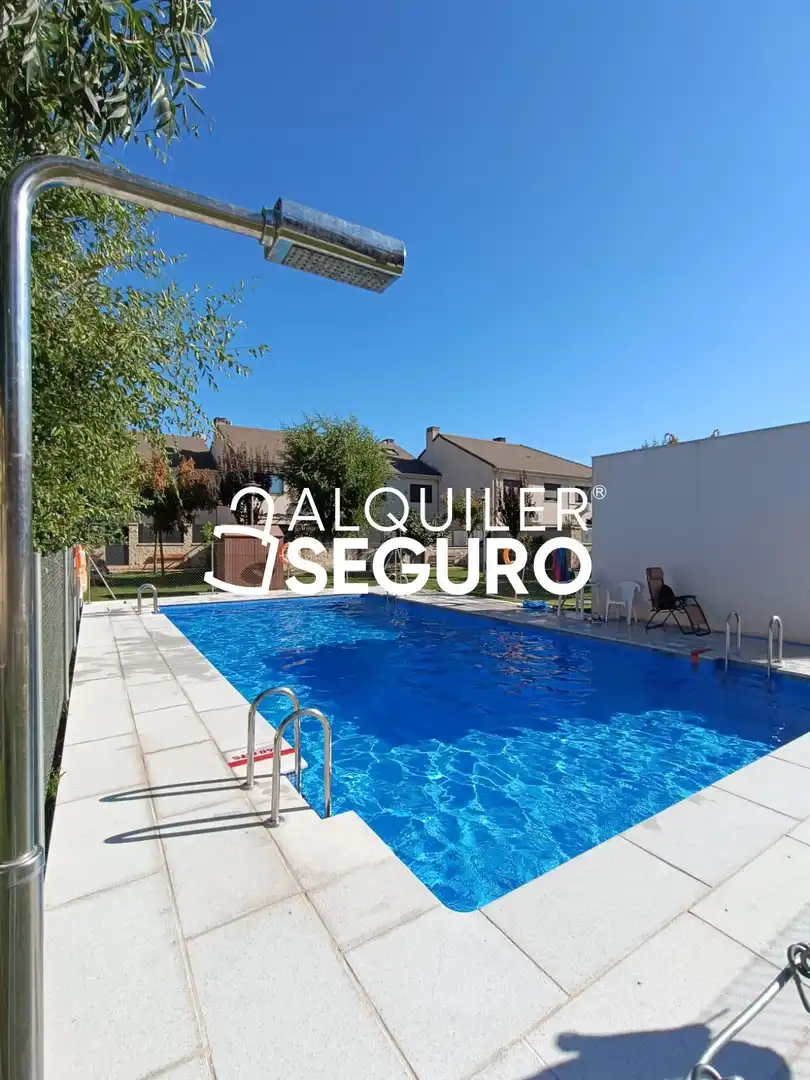 Piscina de Casa o xalet de lloguer en Aranjuez amb Calefacció, Terrassa i Traster