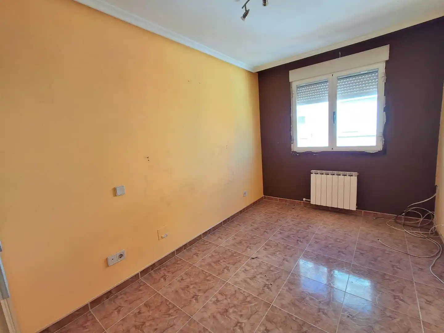 Habitación de Piso en venta en Tudela de Duero con Calefacción, Trastero y Balcón