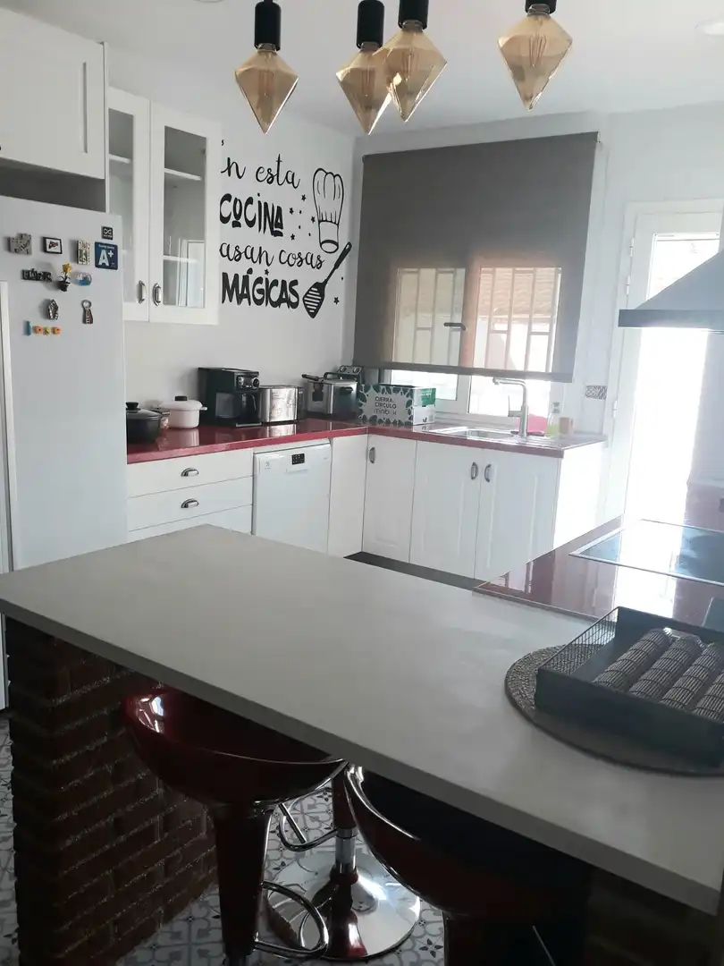 Cocina de Casa adosada en venta en Esparreguera con Aire acondicionado, Calefacción y Jardín privado