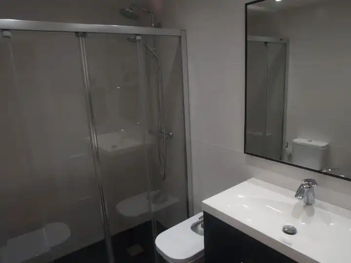 Bathroom of Flat for sale in Deusto