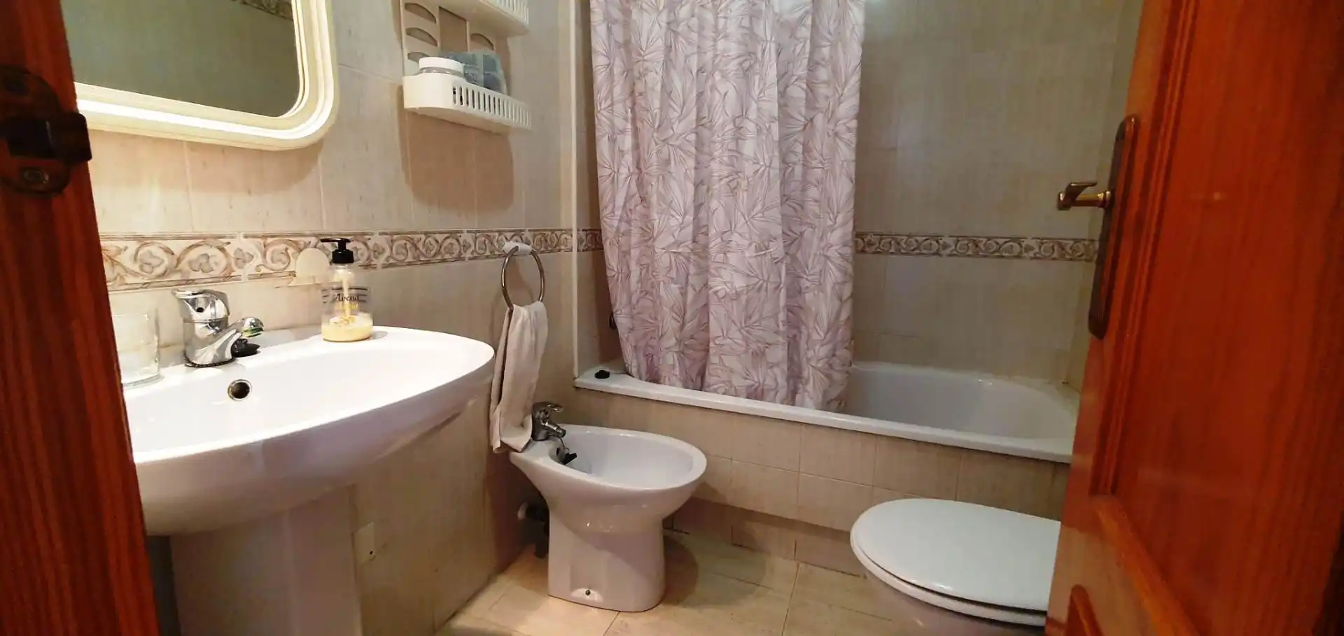 Baño de Casa o chalet de alquiler en Torrevieja con Terraza, Amueblado y Balcón