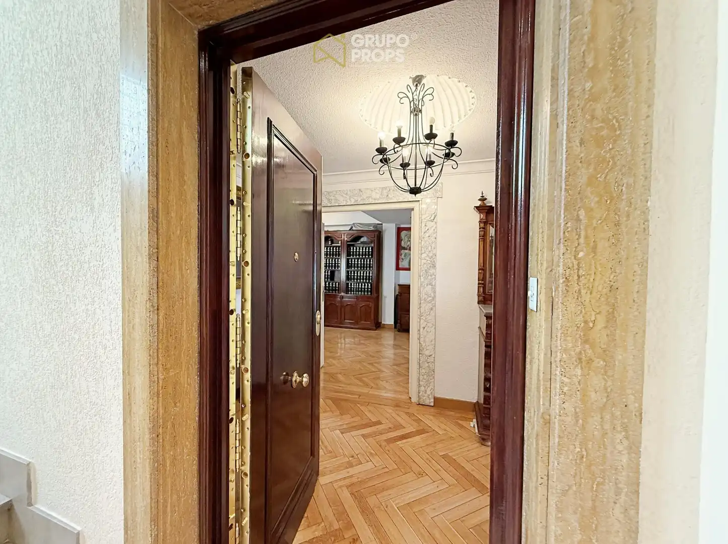 Flat for rent in Madrid  with Heating, Parquet flooring and Furnished