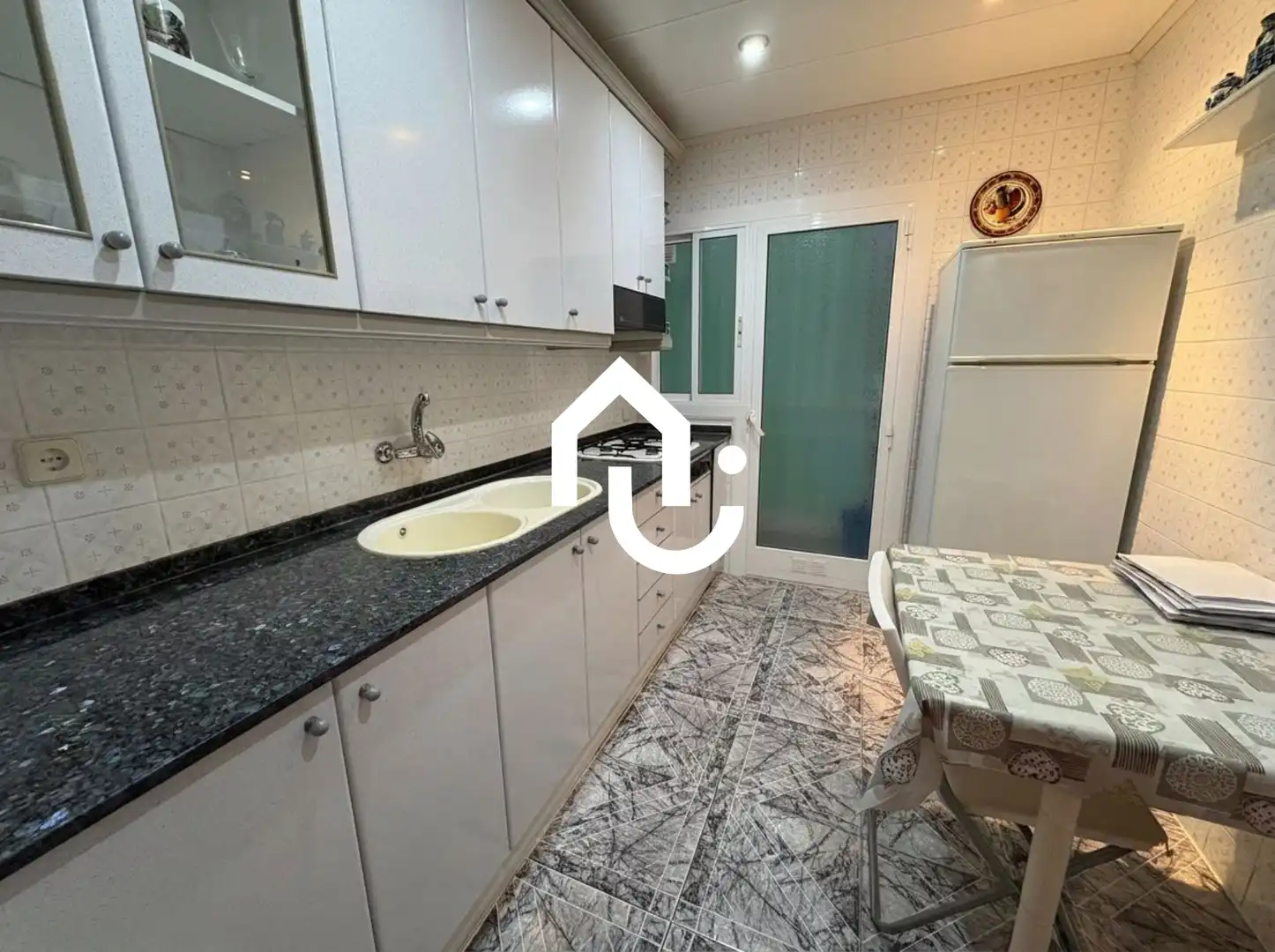 Cocina de Piso en venta en Santa Coloma de Gramenet con Terraza