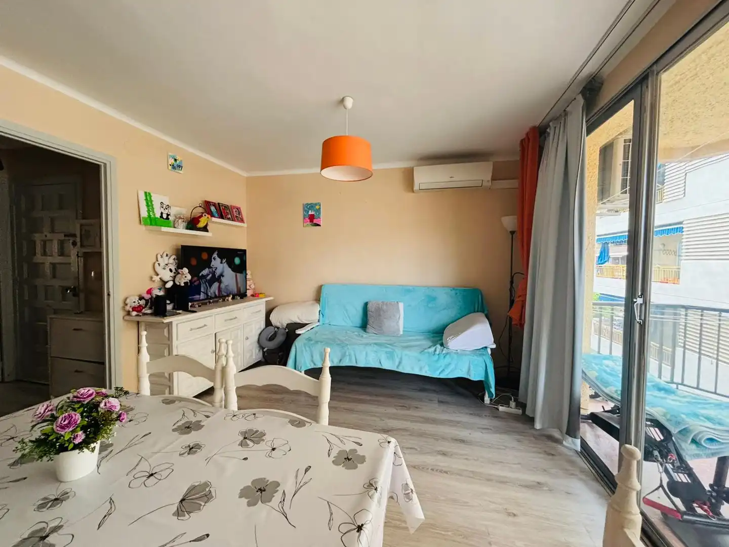 Living room of Flat for sale in Salou  with Air Conditioner, Terrace and Furnished