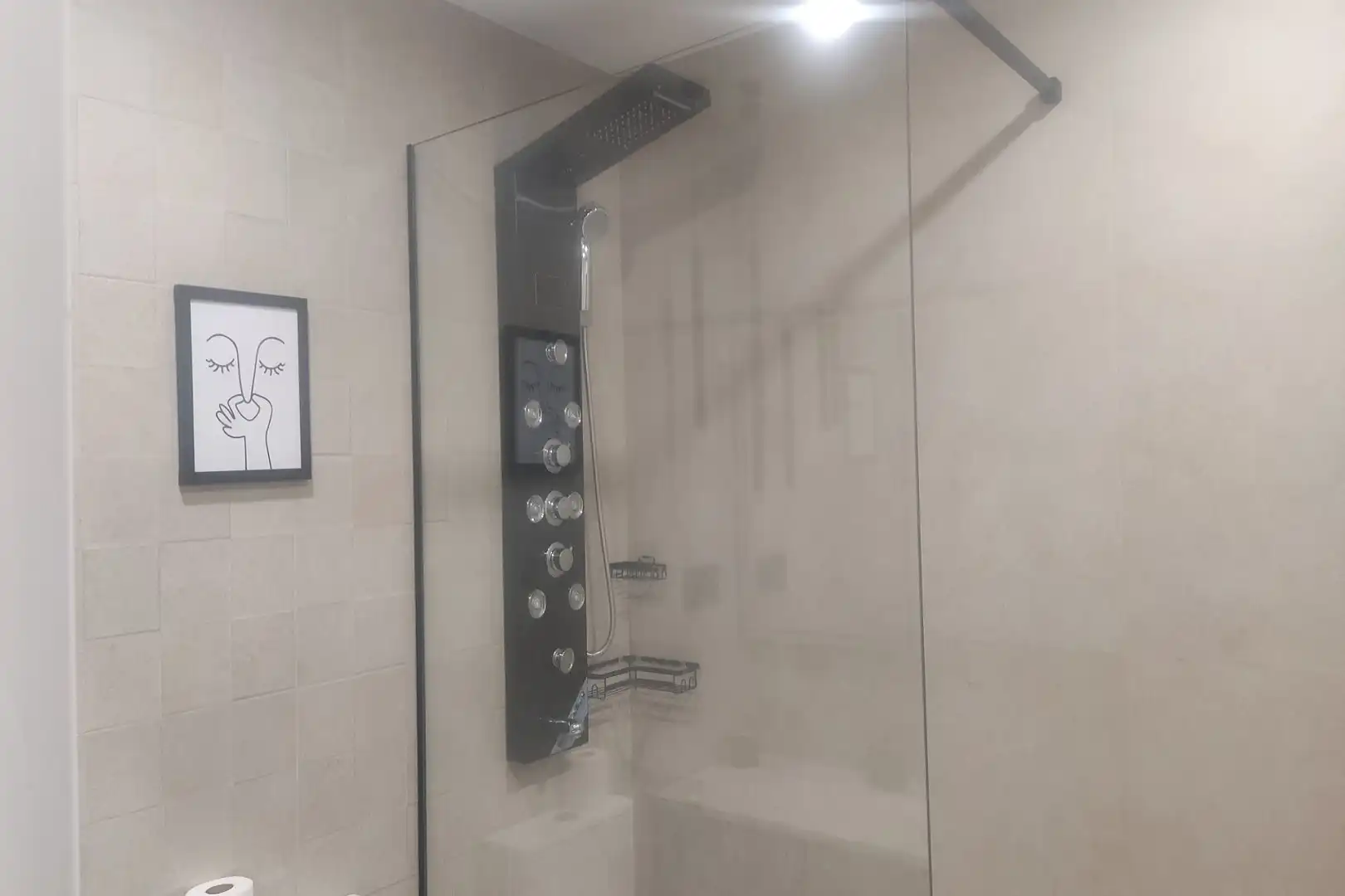 Baño de Apartamento de alquiler en Castelldefels con Aire acondicionado, Calefacción y Terraza
