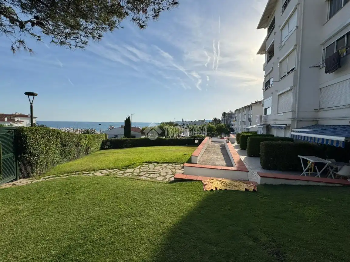 Vista exterior de Estudi en venda en Sitges amb Traster i Piscina comunitària