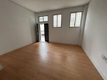 Local comercial en alquiler en Avenida - Divina Pastora - Plaza de Toros