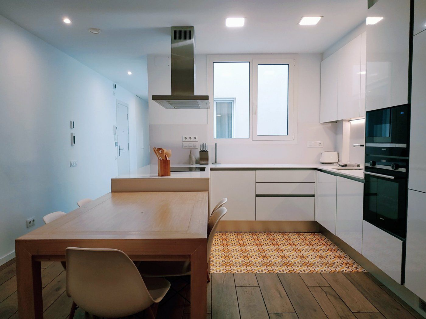 Cuina de Planta baixa de lloguer en  Barcelona Capital amb Aire condicionat, Calefacció i Parquet