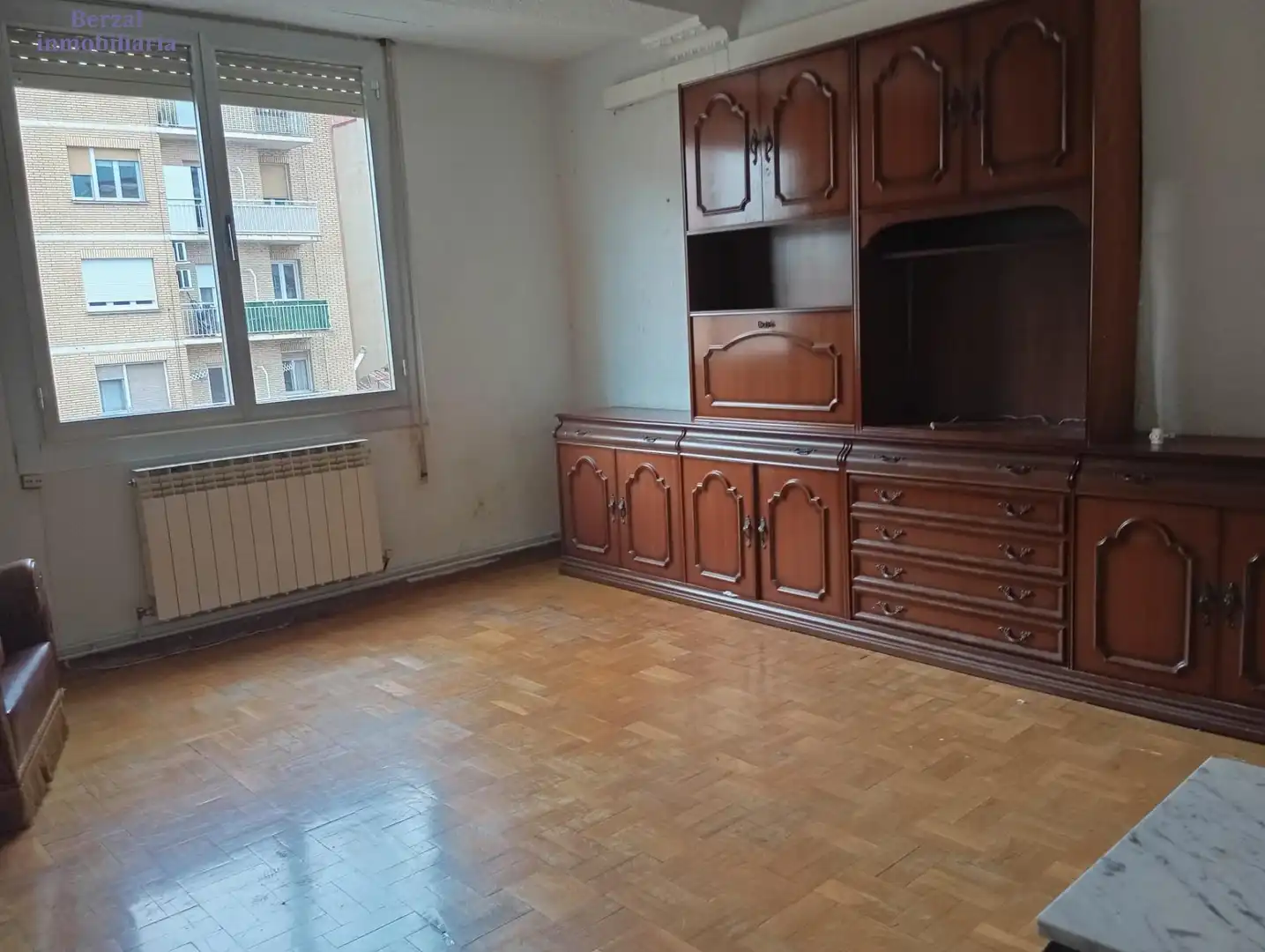 Sala d'estar de Pis en venda en  Logroño amb Calefacció, Terrassa i Balcó