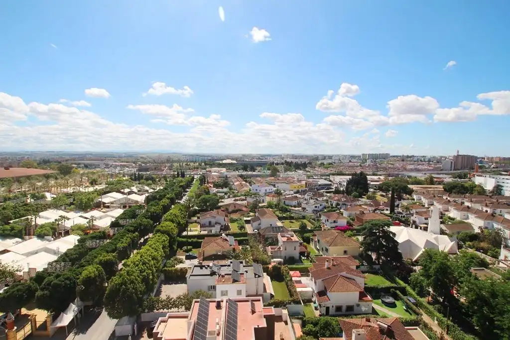 Exterior view of Flat for sale in Jerez de la Frontera  with Air Conditioner and Storage room