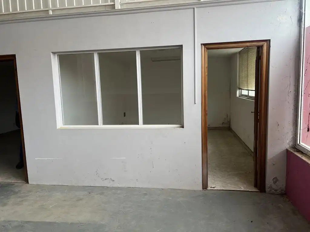 Industrial buildings for rent in Padrón