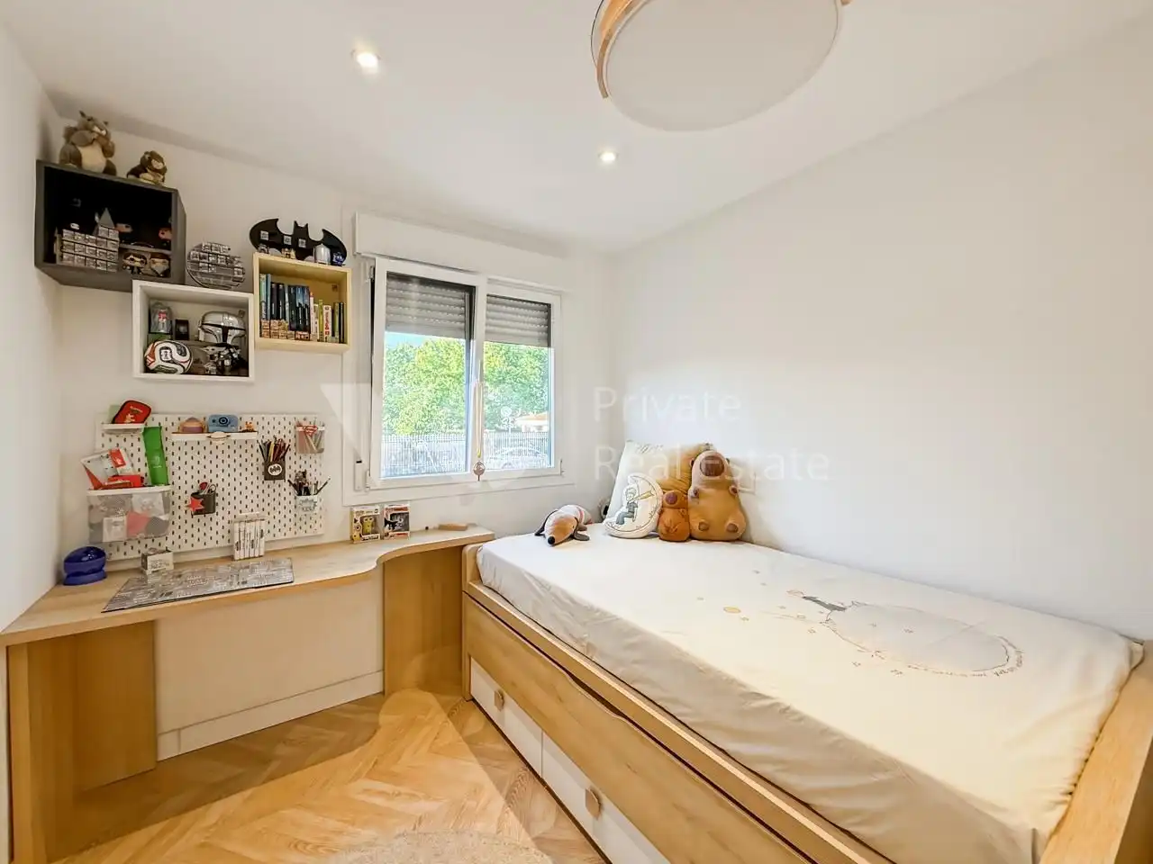 Schlafzimmer von Erdgeschoss zum Verkauf in Boadilla del Monte mit Klimaanlage, Heizung und Privatgarten