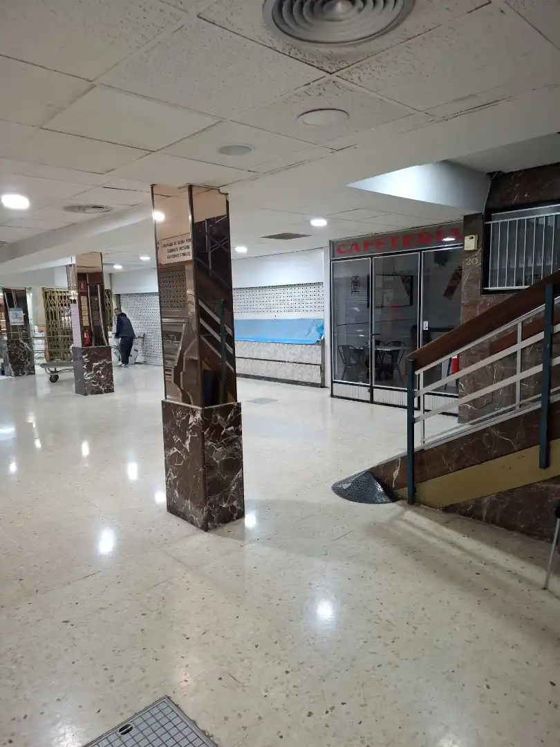 Local en venta en Alicante / Alacant con Aire acondicionado