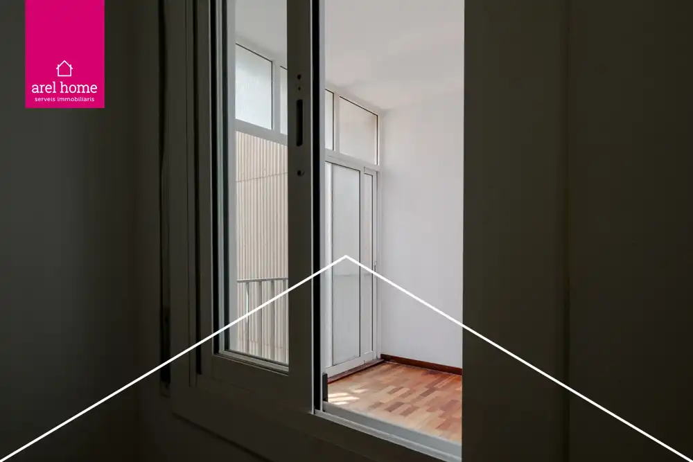 Habitación de Piso en venta en Esplugues de Llobregat con Calefacción, Parquet y Balcón