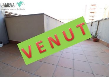 Pis amb jardí en venda a Centre