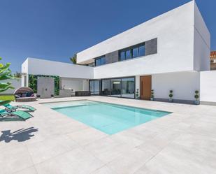 Swimming pool of House or chalet for sale in Mairena del Aljarafe  with Air Conditioner, Heating and Private garden