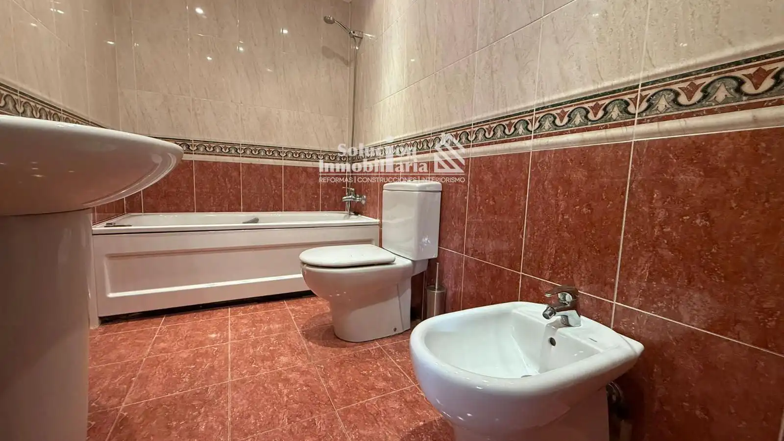 Baño de Casa adosada en venta en Carrascal de Barregas con Calefacción, Terraza y Amueblado