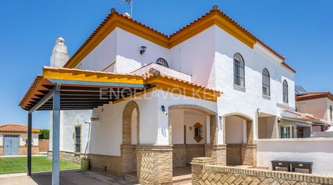 Foto 3 de Casa adosada en venda a Condequinto, Montequinto