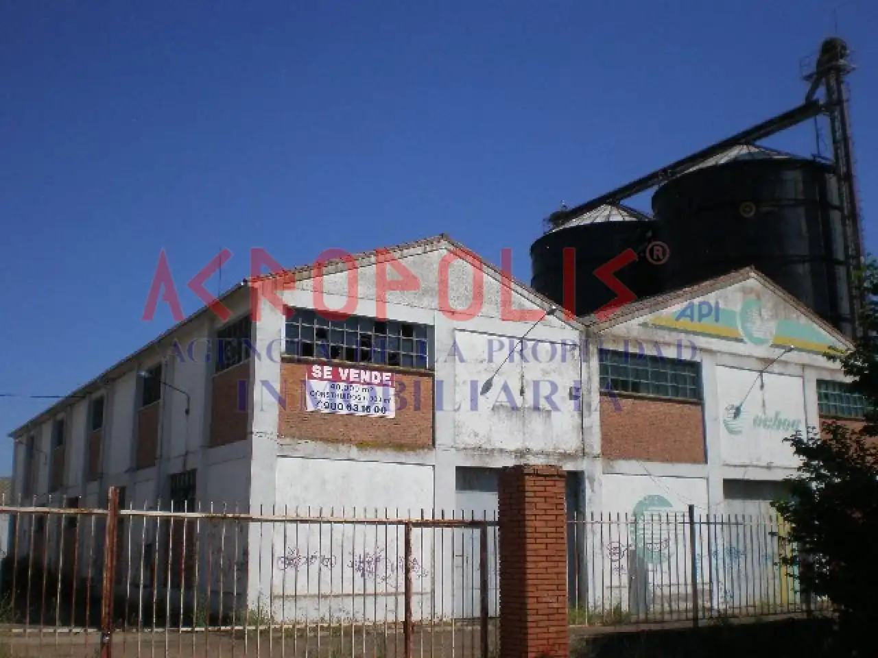 Business premises for sale in Calle Leon 49600