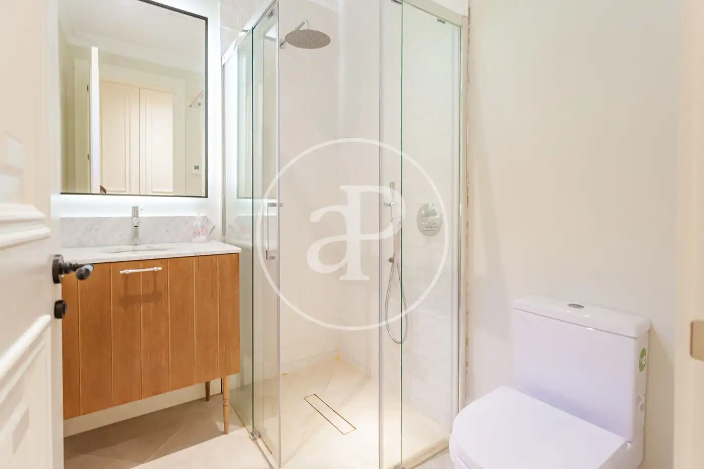 Bathroom of Houses for sale in Villanueva de la Cañada  with Air Conditioner, Heating and Private garden
