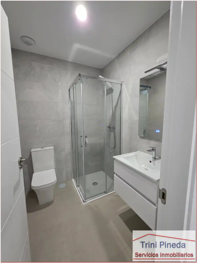 Baño de Piso de alquiler en Sevilla con Aire acondicionado, Calefacción y Terraza