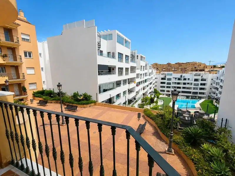 Piso en venta en Sierra de Estepona - Avda. de Andalucía