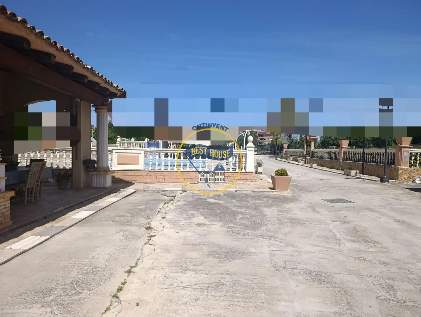 Chalet con piscina en venta en Centro