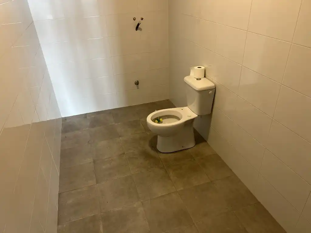 Baño de Nave industrial en venta en Santiago de Compostela 