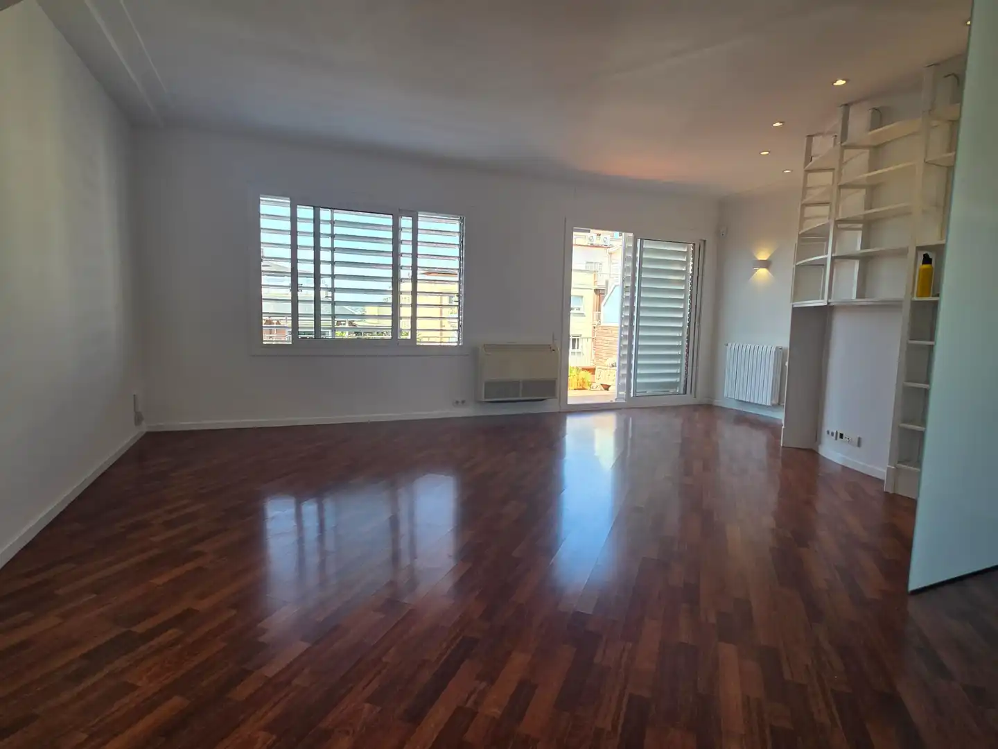 Living room of Attic for rent in Barcelona  with Air Conditioner, Heating and Parquet flooring