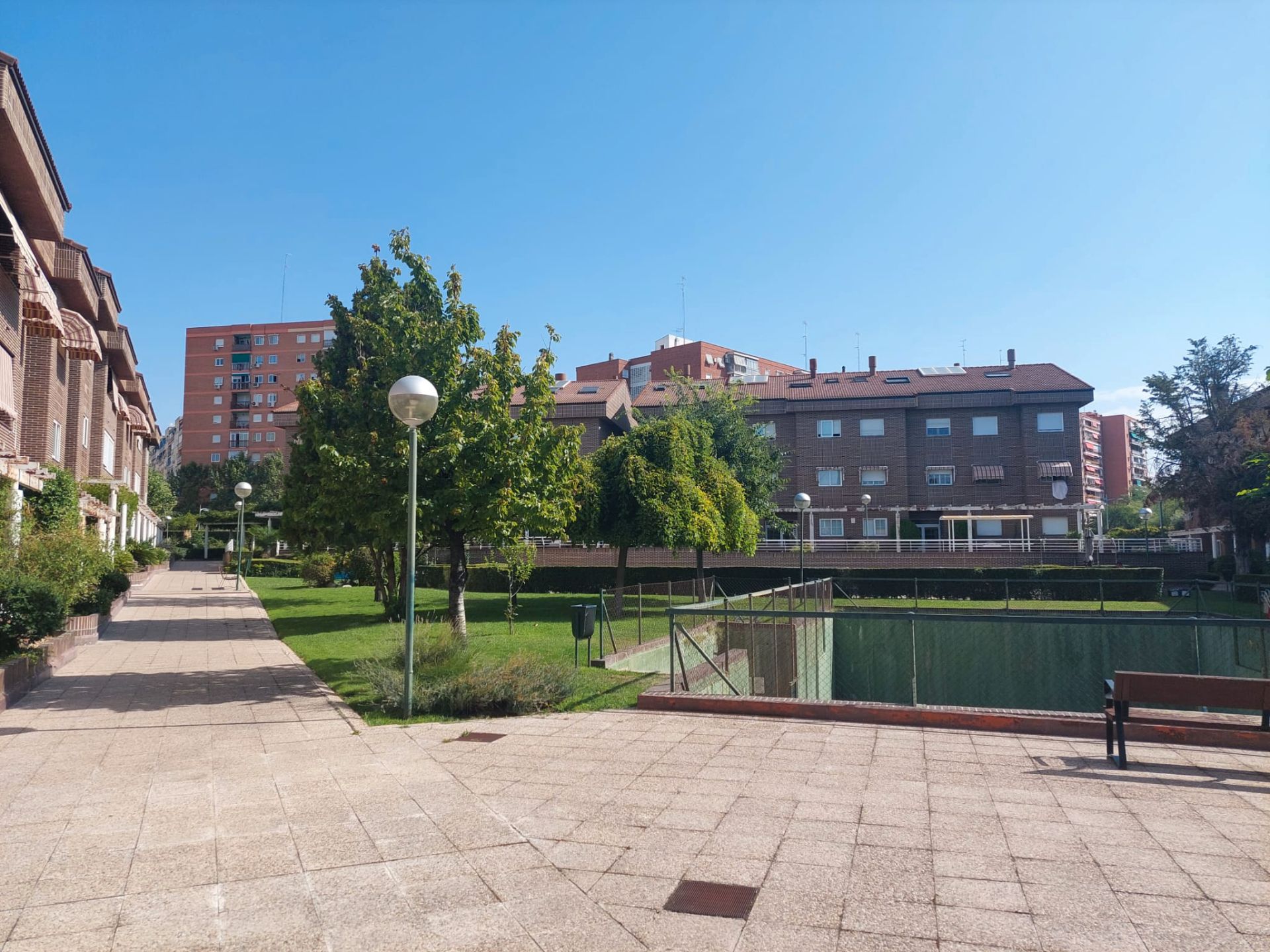 Vista exterior de Dúplex en venta en Alcorcón con Aire acondicionado, Calefacción y Parquet