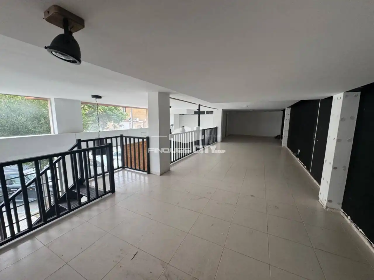 Business premises to rent in Avenida Hispanitat