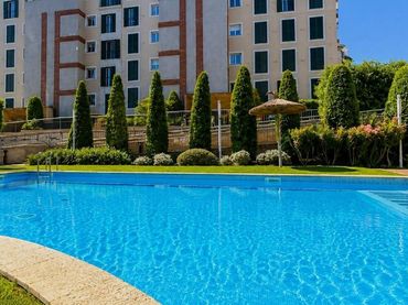 Flat with pool for sale in de Gènova