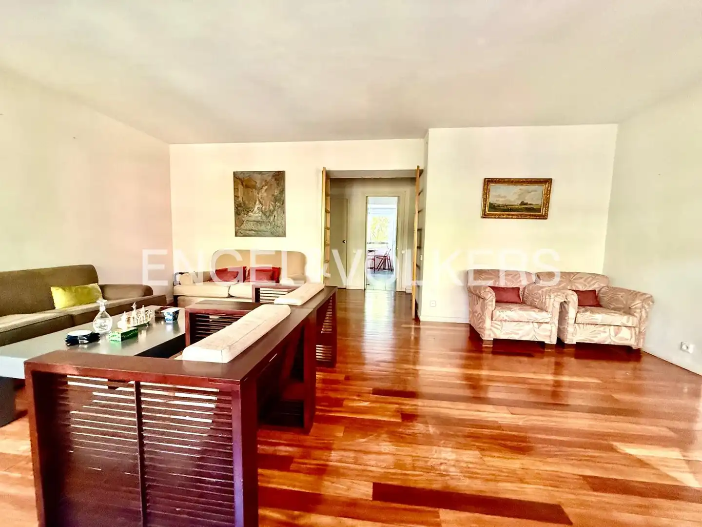 Sala d'estar de Pis en venda en Madrid amb Calefacció, Jardí privat i Parquet
