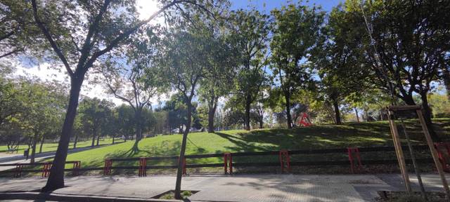 Casa-chalet en Venta en Calle de Monzón en Barrio Torrero