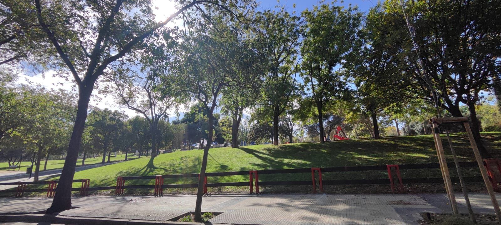 Vista exterior de Casa o xalet en venda en  Zaragoza Capital amb Jardí privat