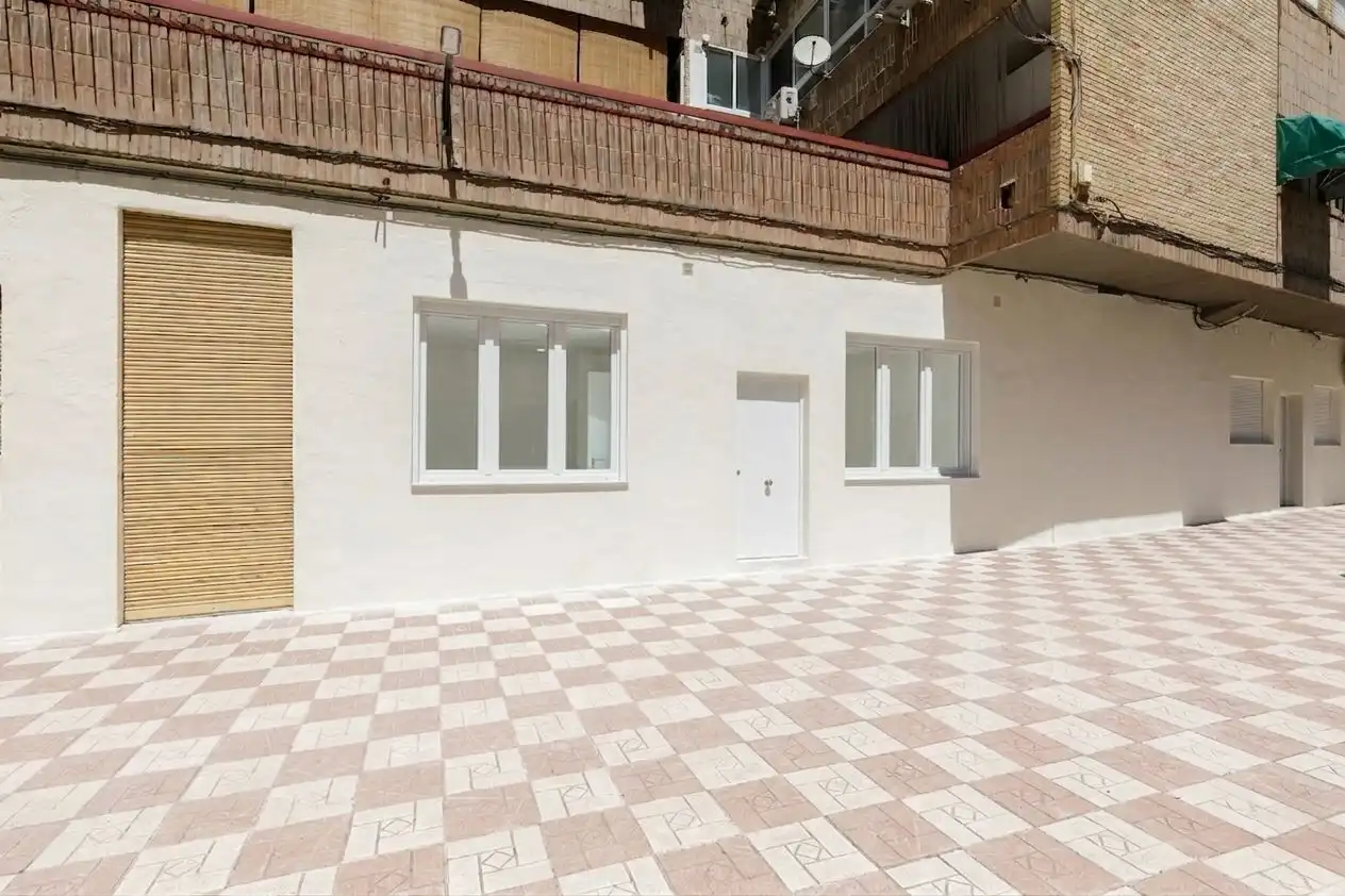 Exterior view of Study for sale in Granada  with Parquet flooring and Furnished
