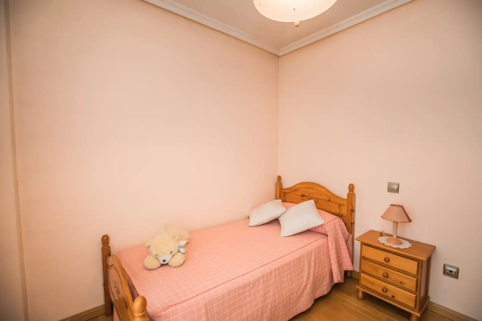 Dormitori de Casa o xalet en venda en Ávila amb Calefacció, Jardí privat i Terrassa