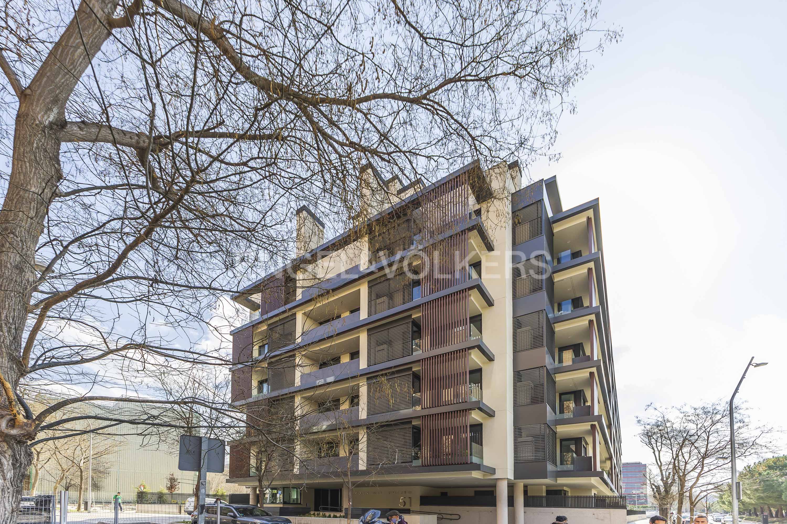 Vista exterior de Apartamento de alquiler en  Madrid Capital con Aire acondicionado, Calefacción y Jardín privado