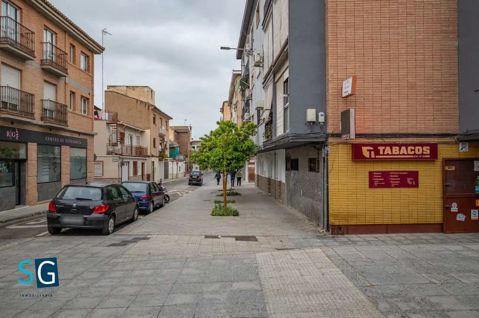 Exterior view of Flat for sale in  Granada Capital