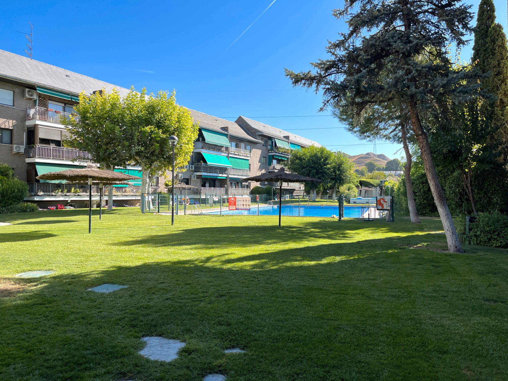 Swimming pool of Flat for sale in Paracuellos de Jarama  with Terrace, Storage room and Balcony