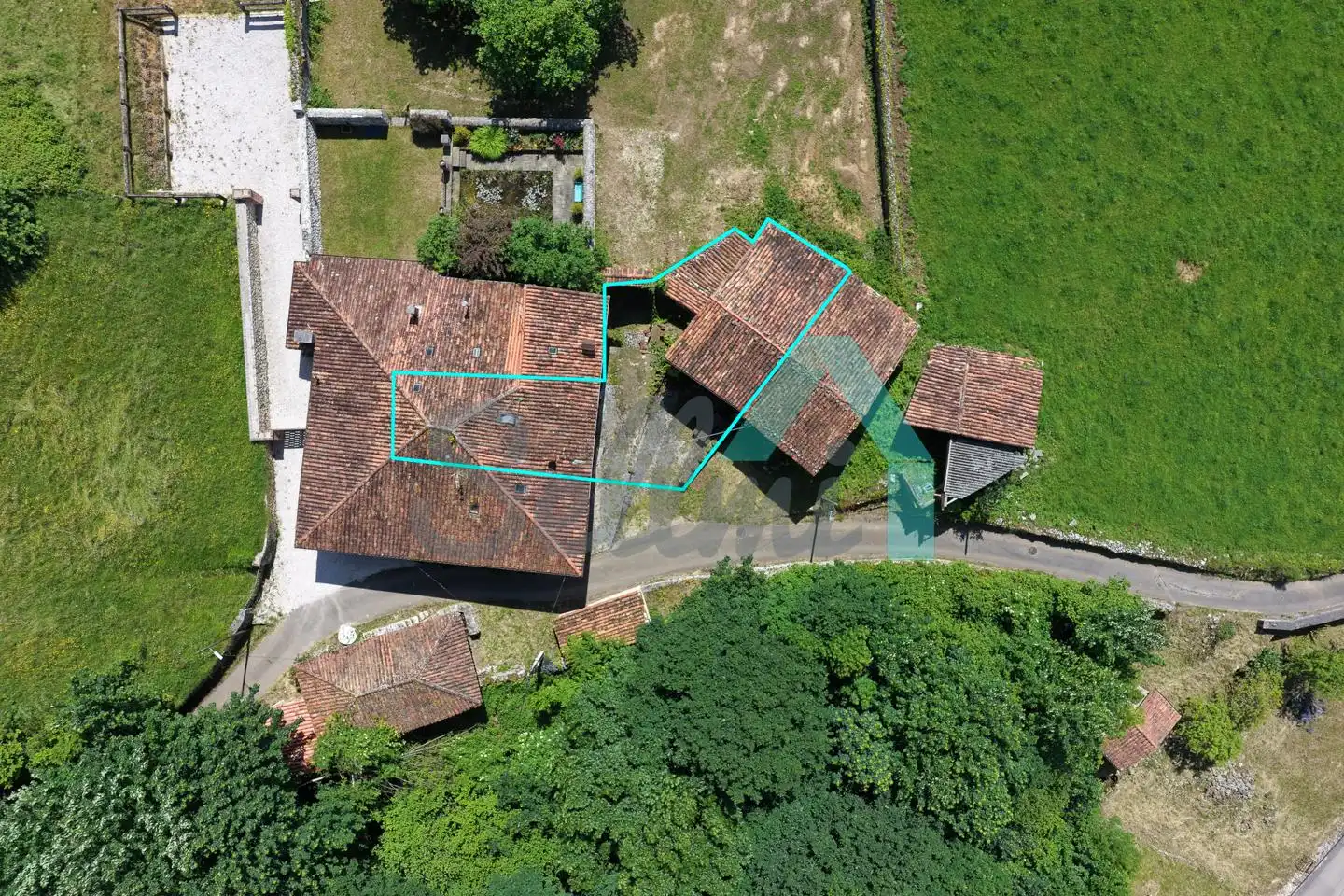 Einfamilien-Reihenhaus zum Verkauf in Onís mit Heizung, Abstellraum und Balkon