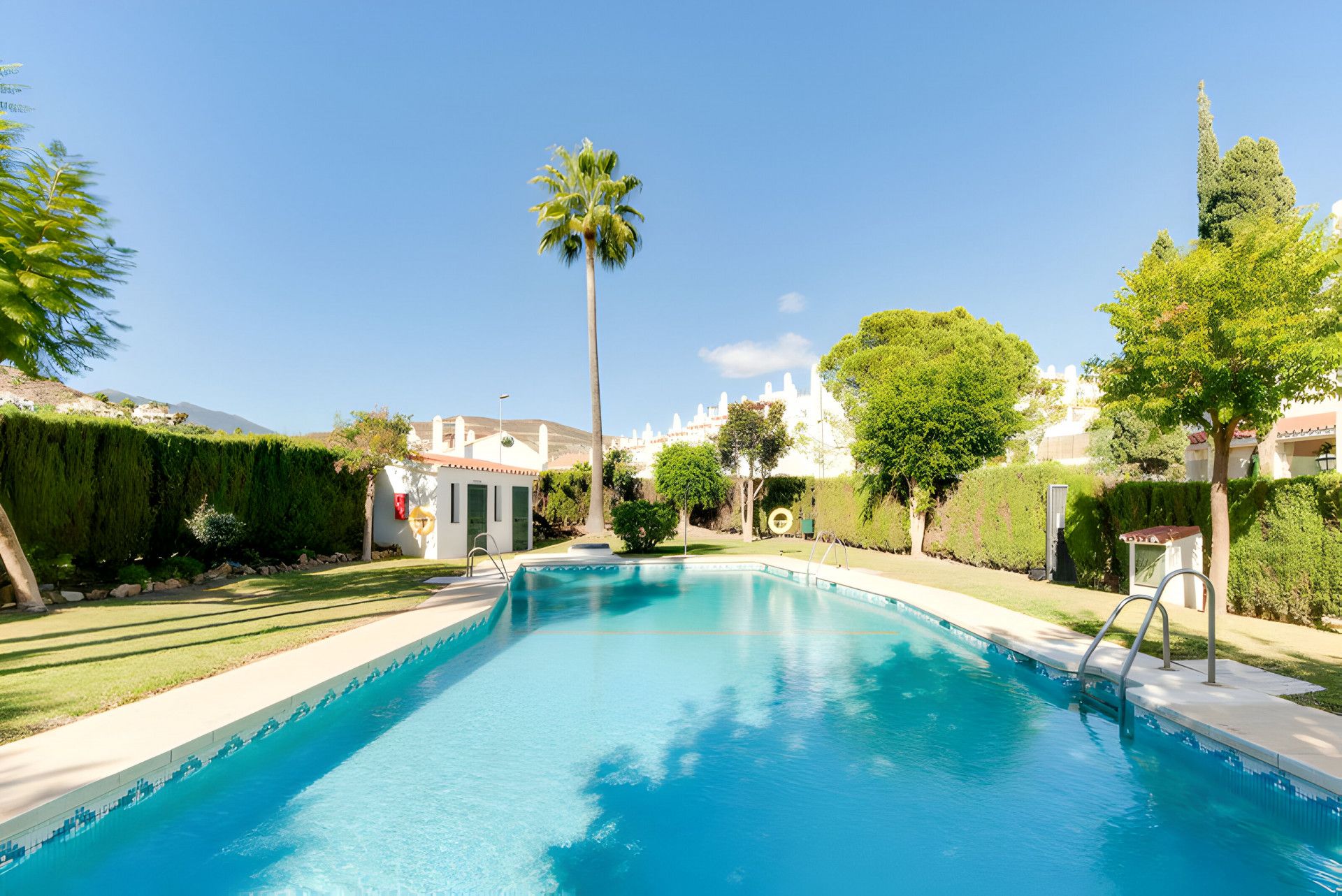 Piscina de Casa adosada en venda en  Almería Capital amb Aire condicionat, Terrassa i Piscina