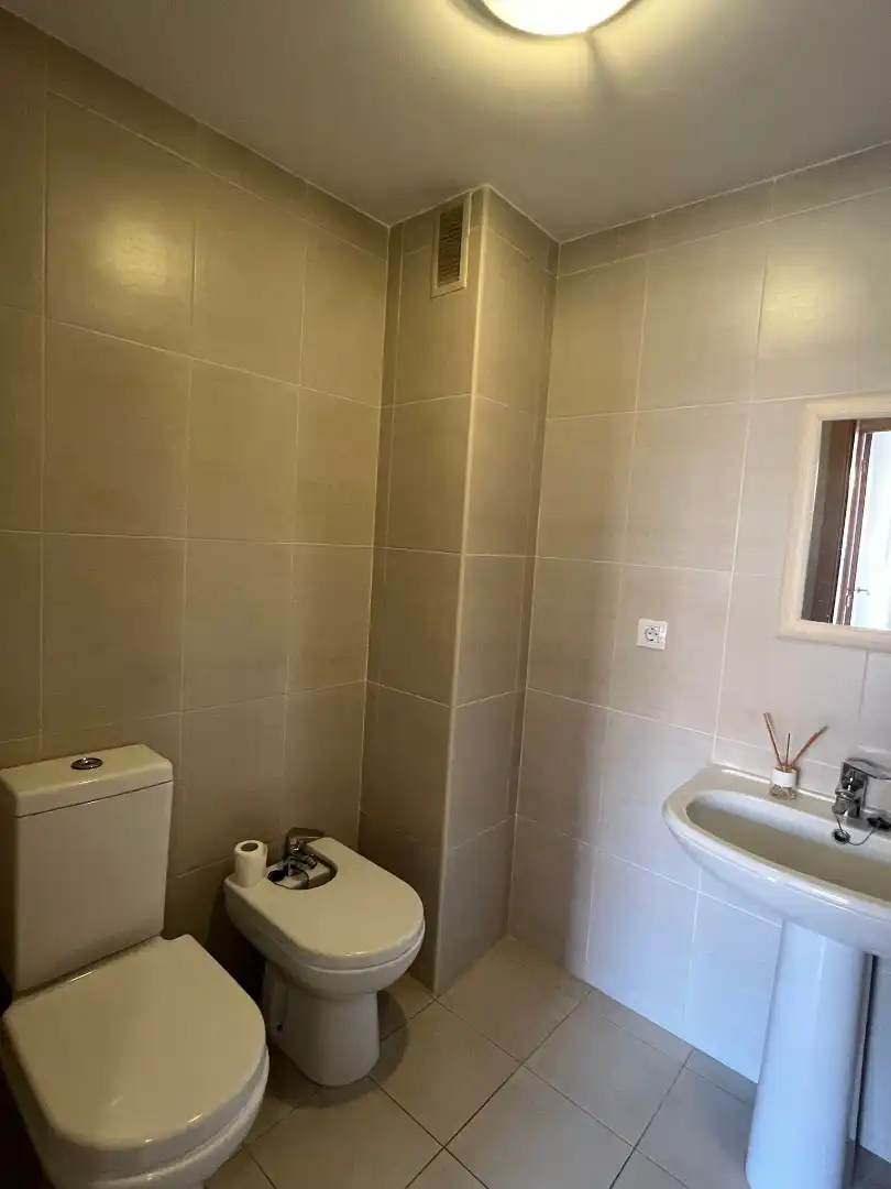 Badezimmer von Dachboden zur Miete in Massamagrell mit Klimaanlage, Heizung und Terrasse