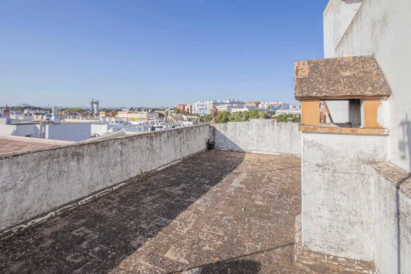 Vista exterior de Casa adosada en venda en Sevilla amb Terrassa