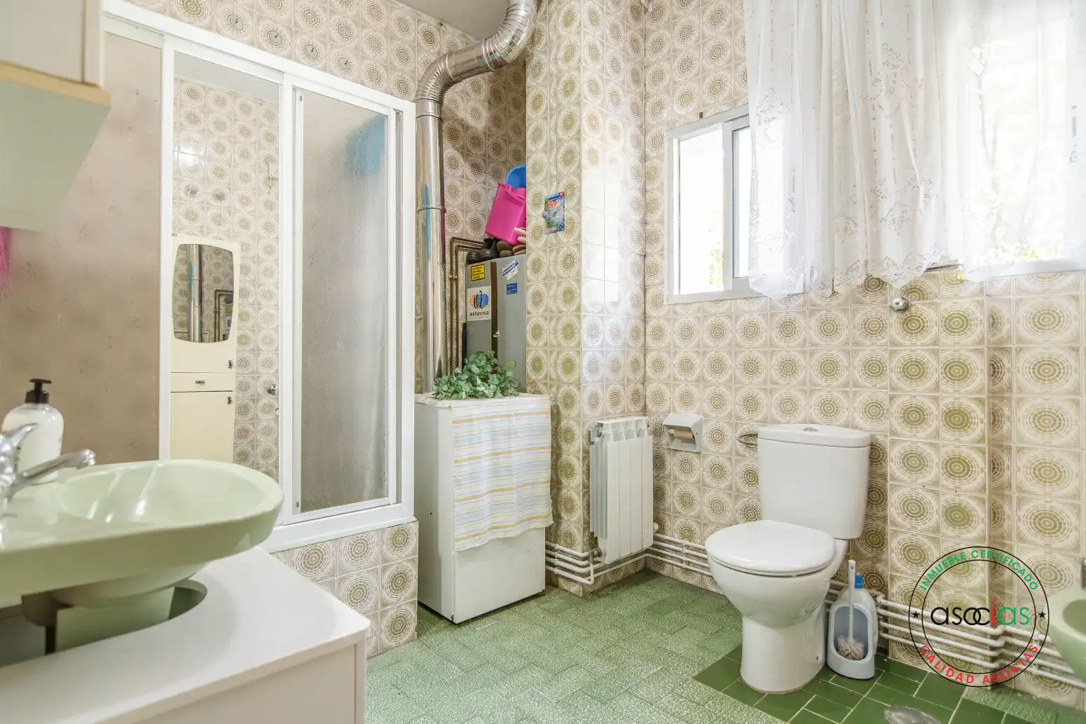 Bathroom of Flat for sale in Cudillero  with Heating and Furnished