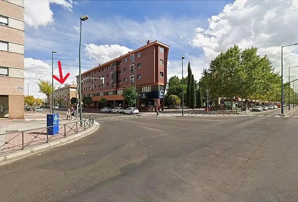 Außenansicht von Wohnung zur Miete in Valladolid mit Heizung und Abstellraum