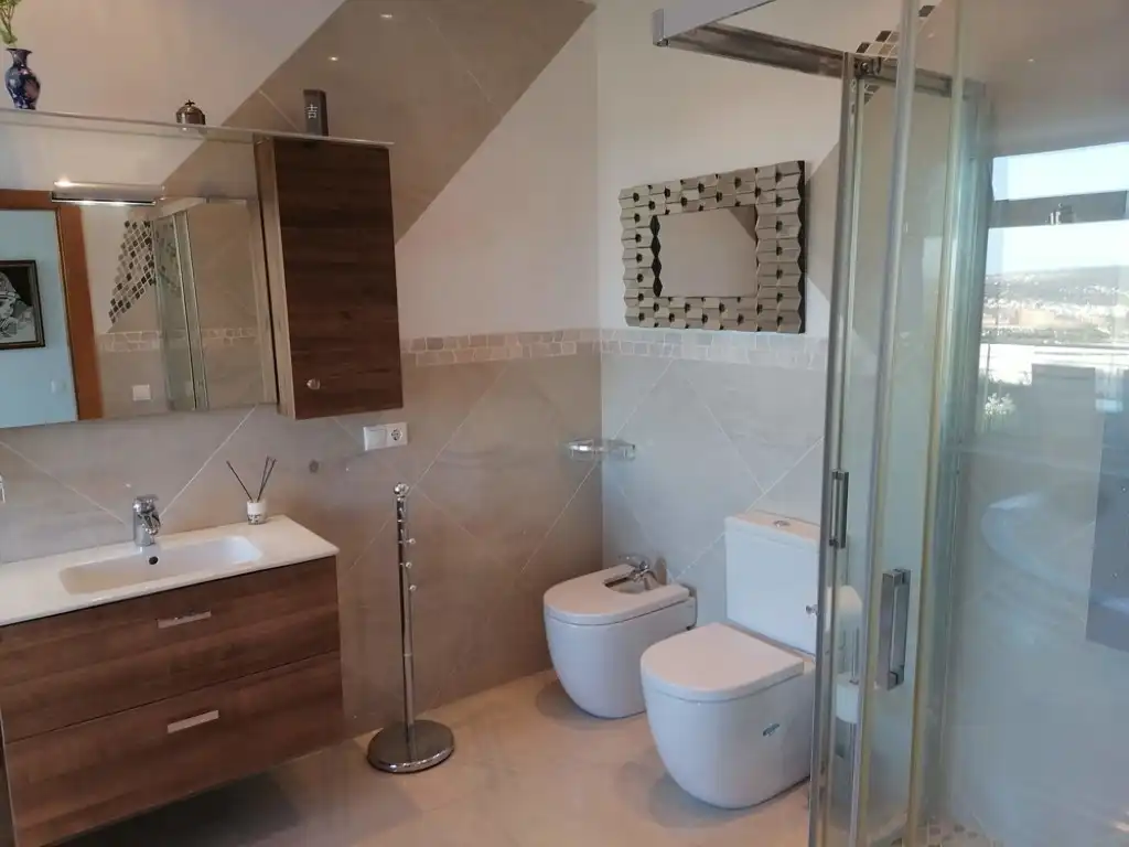 Bany de Casa o xalet de lloguer en Calvià amb Aire condicionat, Jardí privat i Terrassa