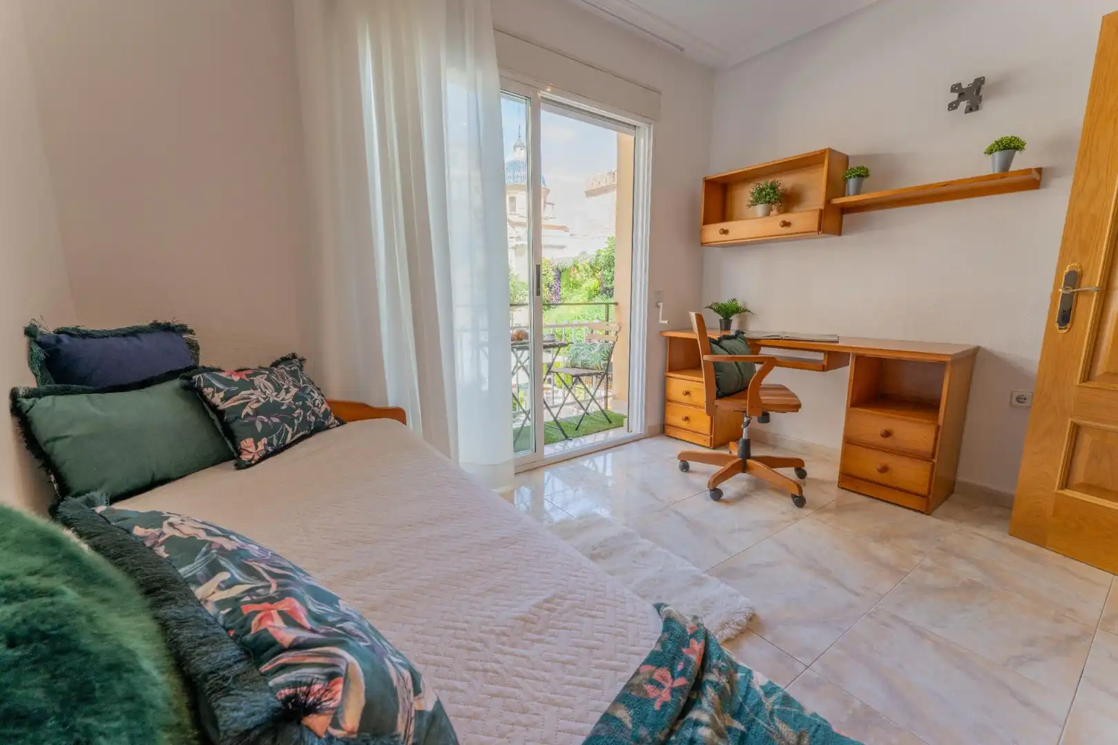 Habitación de Piso en venta en Elche / Elx con Aire acondicionado, Amueblado y Balcón