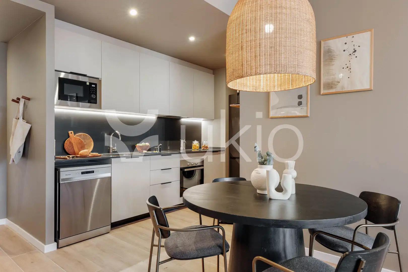 Cocina de Apartamento de alquiler en Barcelona con Aire acondicionado, Calefacción y Amueblado